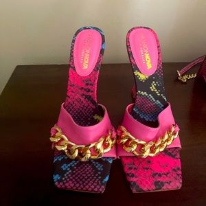 Fashionova Hot Pink snake skin pattern sole heels💕